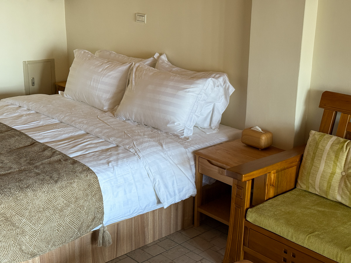 【隱山居-木屋館】九份2人入住質感民宿推薦，台灣杉木建築！全木質設計靜謐空間，30秒步行到九份老街！