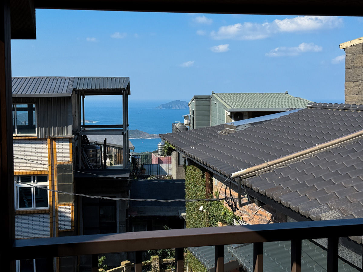 【隱山居-木屋館】九份2人入住質感民宿推薦，台灣杉木建築！全木質設計靜謐空間，30秒步行到九份老街！