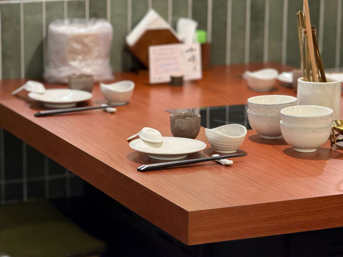 【如嫦】台北中山國中站火鍋美食推薦，980元起大啖最多蛤蠣的火鍋店！一鍋兩吃港式雞煲，被港式料理耽誤的火鍋！