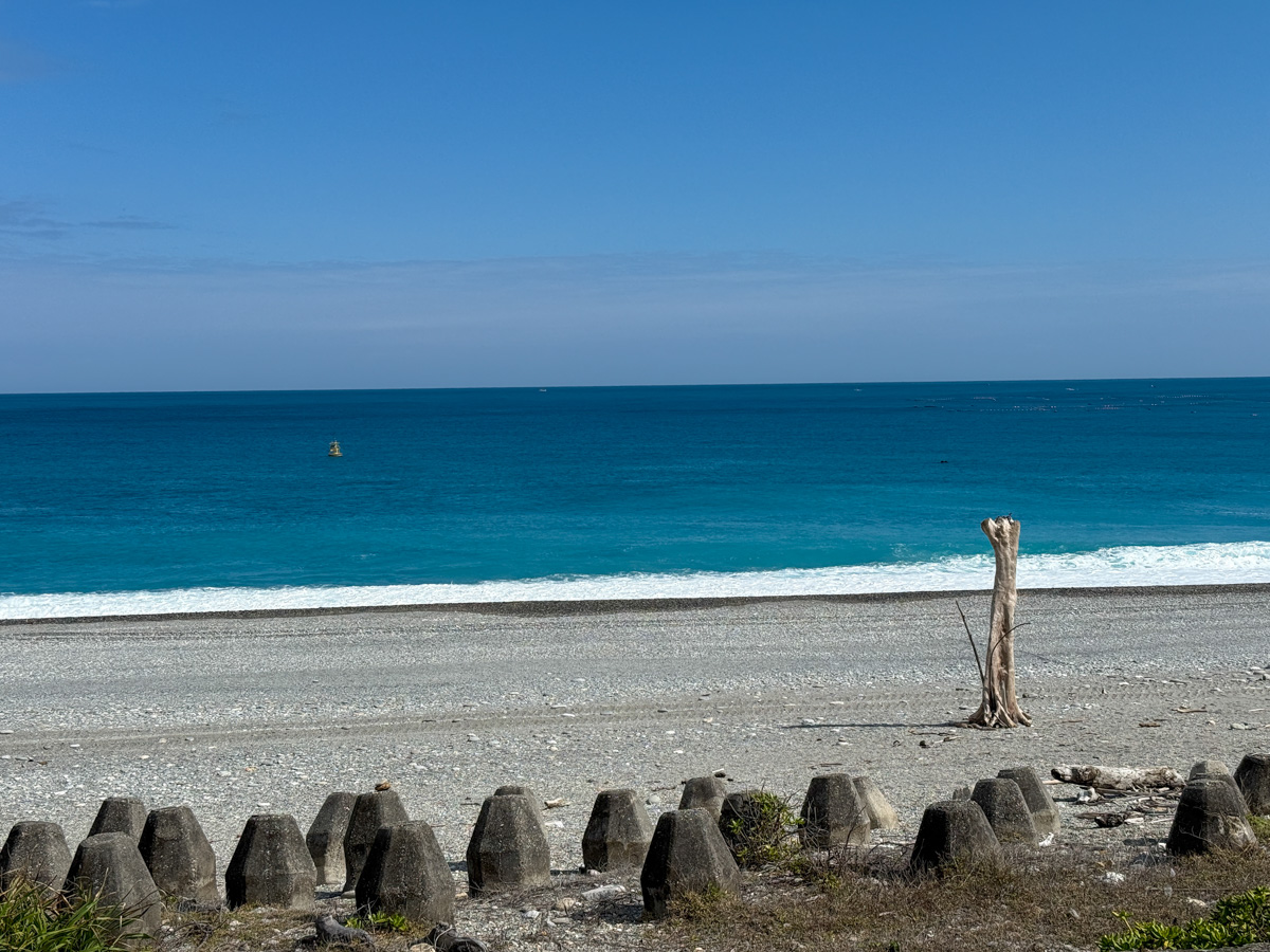 【七星潭攻略】花蓮必去月牙灣!日出、疊石、必吃美食交通懶人包 - 第7張圖 【七星潭攻略】花蓮必去月牙灣!日出、疊石、必吃美食交通懶人包