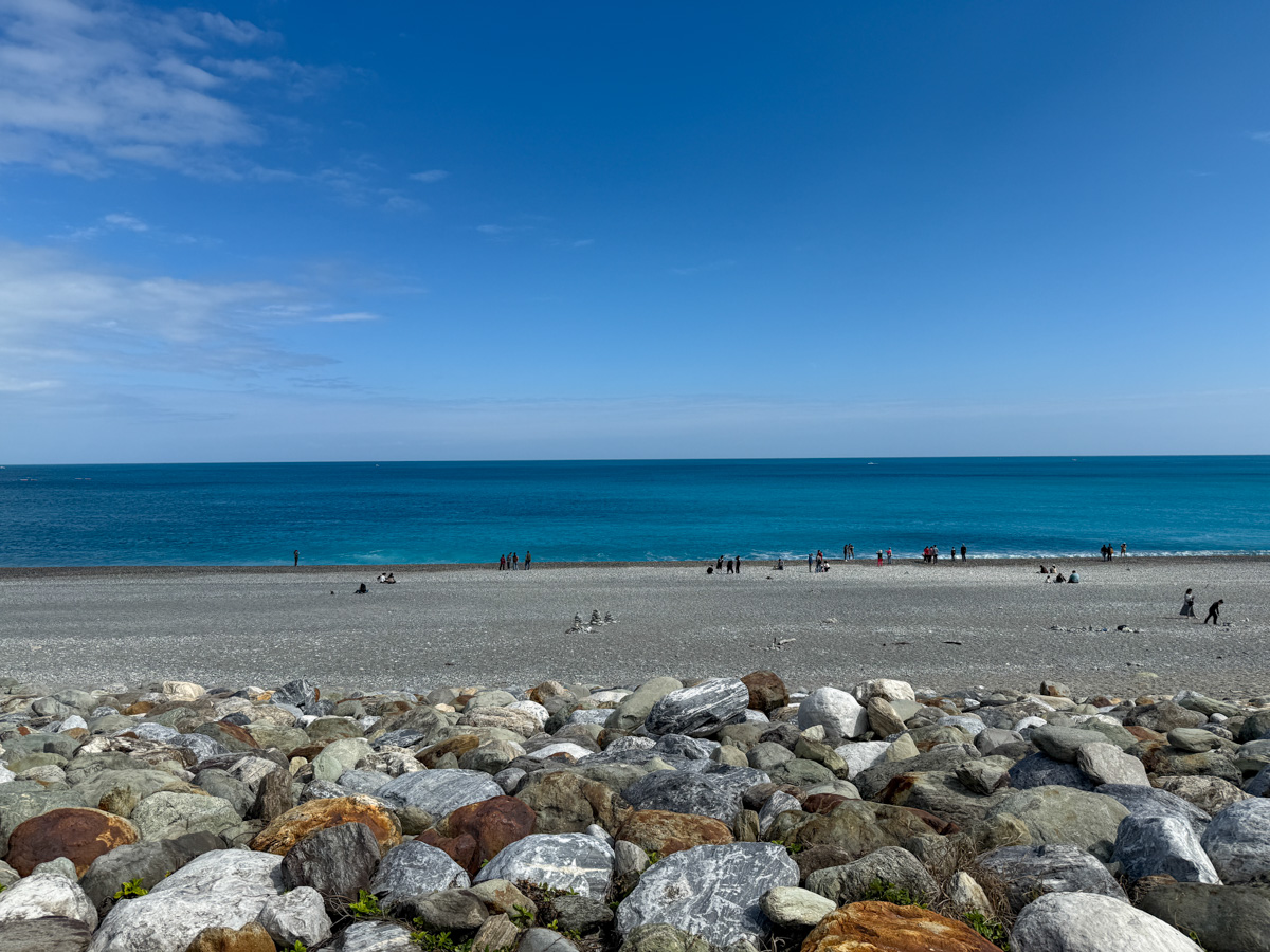【七星潭攻略】花蓮必去月牙灣!日出、疊石、必吃美食交通懶人包 - 第8張圖 【七星潭攻略】花蓮必去月牙灣!日出、疊石、必吃美食交通懶人包