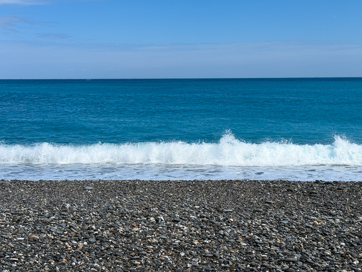 【七星潭攻略】花蓮必去月牙灣!日出、疊石、必吃美食交通懶人包 - 第3張圖 【七星潭攻略】花蓮必去月牙灣!日出、疊石、必吃美食交通懶人包