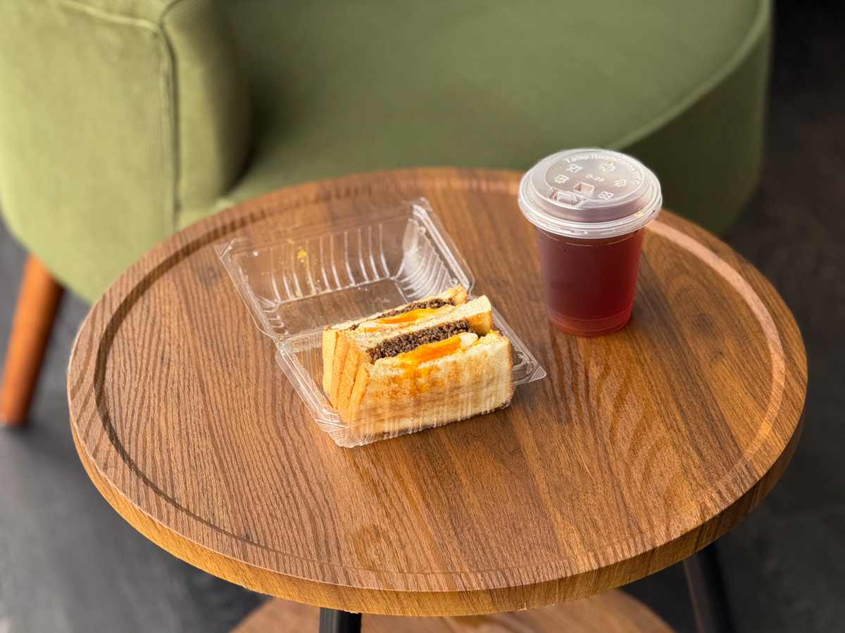 【吾庭文旅】花蓮市區質感電梯民宿推薦，7大房型唯美設計，入住享免費早餐，24小時交誼廳附免費咖啡點心