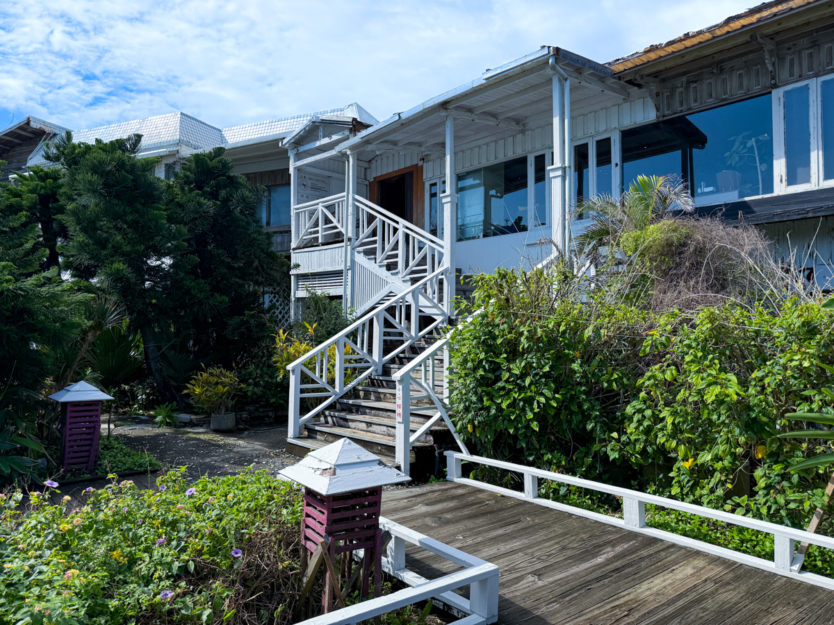 【原野牧場】花蓮七星潭海景咖啡廳推薦,招牌必喝羊奶咖啡,每日現做精緻餐點,遠眺無敵海景的秘境! - 第2張圖 【原野牧場】花蓮七星潭海景咖啡廳推薦,招牌必喝羊奶咖啡,每日現做精緻餐點,遠眺無敵海景的秘境!